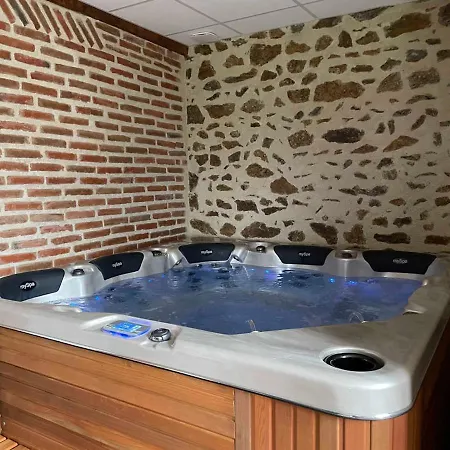 Holiday home Maison De Ferme Renovee Avec Spa, Salle De Jeux Et Activites Pour Enfants - Fr-1-489-28 Cressanges