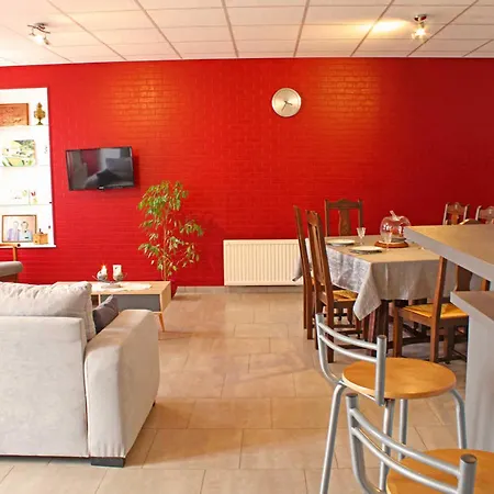 Maison De Ferme Renovee Avec Spa, Salle De Jeux Et Activites Pour Enfants - Fr-1-489-28 *